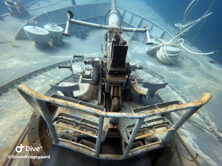 Le HTMS Suphairin et le HTMS Hanhak Sattru, qui ont été mis en service au début du XXe siècle, ont servi de ressources vitales dans la défense maritime de la Thaïlande. Le HTMS Suphairin et le HTMS Hanhak Sattru, qui ont été mis en service au début du XXe siècle, ont servi de ressources vitales dans la défense maritime de la Thaïlande.
